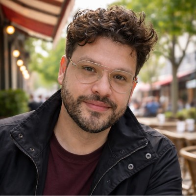 Julio Vargas — Community Strategy Expert